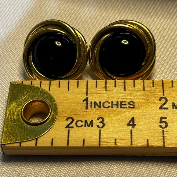 Vintage Crown Trifari copyright gold tone and black pierced earrings. - Picture 5 of 7
